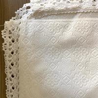 Copriletto matrimoniale con pizzo all’uncinetto