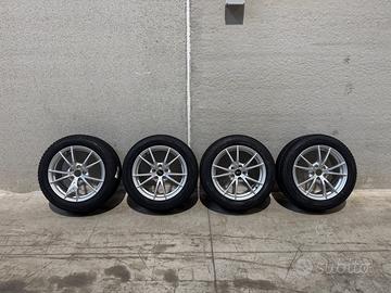 Set cerchi e gomme invernali 215/55 R17 98H