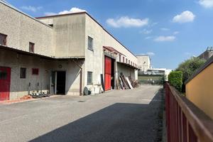 Immobile di 1425 m² con 5 locali a Mariano Comense
