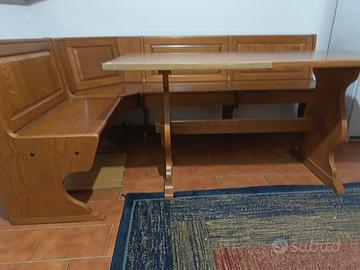 Panca tavolo e sedie