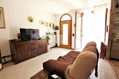 VILLA A SCHIERA A SAN MAURO PASCOLI