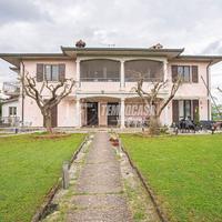 PORZIONE DI VILLA BIFAMILIARE CON TERRAZZO