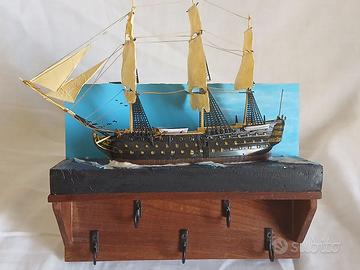 Appendi chiavi da parete con diorama fatto a mano