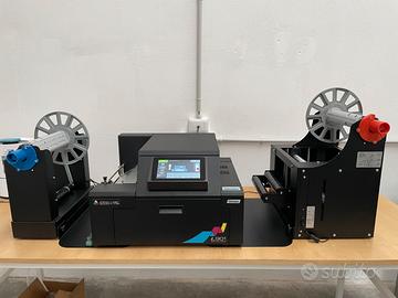 Stampante digitale per etichette adesive