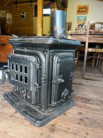 Stufa in Ghisa Vintage Parlor Stove a Legna