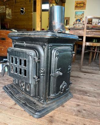 Stufa in Ghisa Vintage Parlor Stove a Legna