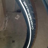 Copertoni antiforatura praticamente nuovi