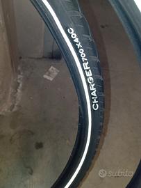 Copertoni antiforatura praticamente nuovi