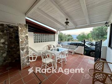 VILLETTA A SCHIERA RISTRUTTURATA A CAMINIA