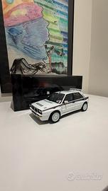 Kyosho Lancia Delta 6 prima serie in scala 1/18