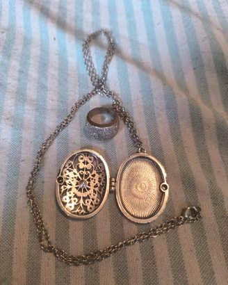 CIONDOLO PORTAFOTO E ANELLO DONNA