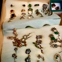 Collezione anelli e orecchini