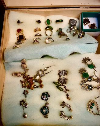 Collezione anelli e orecchini