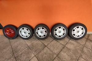 gomme da neve più ruotino