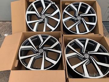 CERCHI IN LEGA VW modello brescia 18 POLLICI