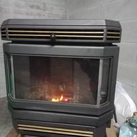 stufa caminetto a pellets