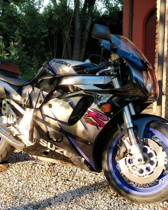 SUZUKI GSX R 750 W