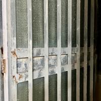 Portone in ferro con vetrata per garage