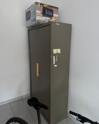 Armadio in ferro da officio officina