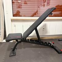 Postazione completa con panca regolabile