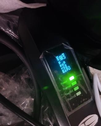 carica batterie portatile auto elettrica 