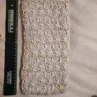 pochette avorio in rafia all'uncinetto con catena 