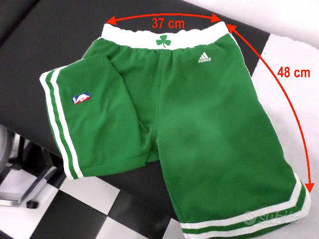 Pantaloncini adidas verdi hot sale e bianchi