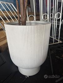 Vaso bianco moderno in argilla