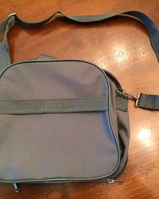 Borsello / Piccola borsa. Con tracolla. Cm 27 x 27