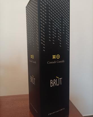 Bottiglia di Brut Contadi Castaldi Franciacorta