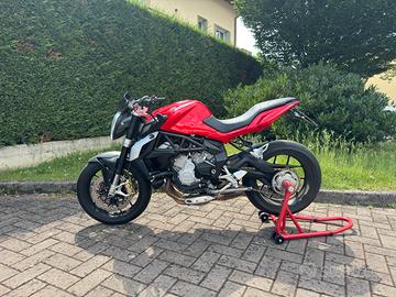 Mv Augusta Brutale 675