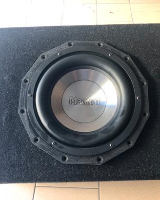 Subwoofer Magnat Destructor 1000