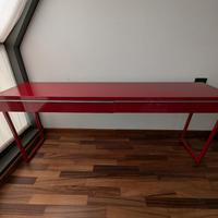 scrivania IKEA rossa