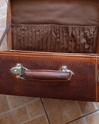 Valigetta anni 30 40 in pelle vintage 