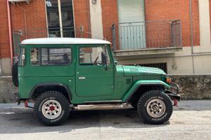 Toyota land cruiser bj 40