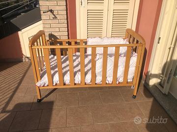 Lettino in legno