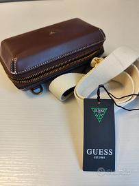 Pochette uomo marrone Guess