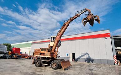 ESCAVATORE CON POLIPO EUROHYDROMEC