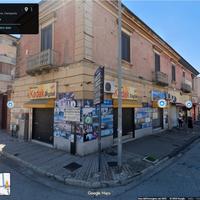 Negozio con 3 vetrine centralissimo via appia