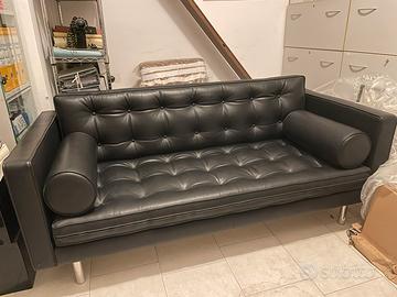 Divano in pelle colore nero
