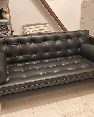 Divano in pelle colore nero