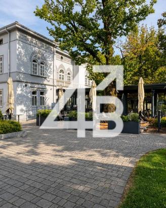 Immobile di 2592 m² con più di 5 locali a Ronchi d