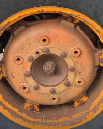 Cerchi e flange 28" per trattori om d'epoca