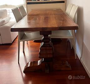 Tavolo in legno noce