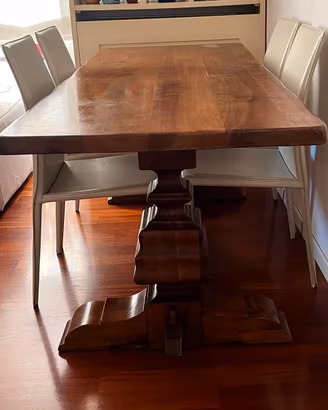 Tavolo in legno noce