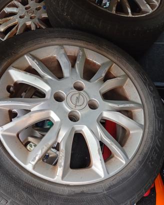 cerchi da 16  + gomme 4 stagioni 205 50 r16 87 v 