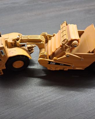Modellino CAT 623G Elevating Scraper 1:50