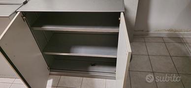 armadio in metallo