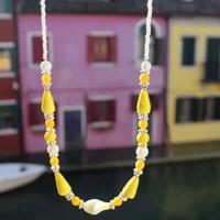 collana girocollo in vetro di Murano gialla