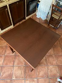 Tavolo in legno